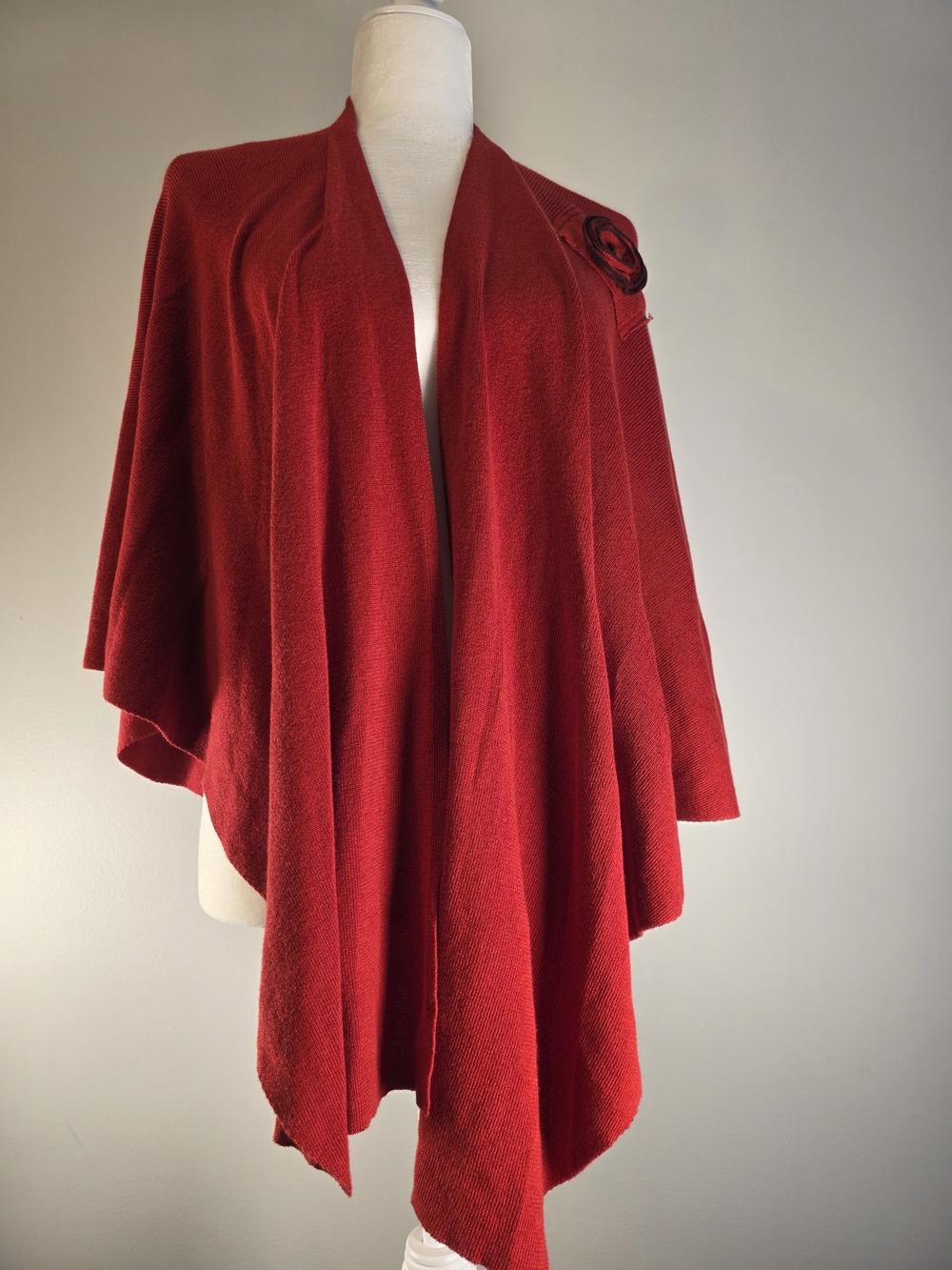 Parkhurst Women’s Red Shoulder Wrap Poncho One Size Rosette NWT Made Canada